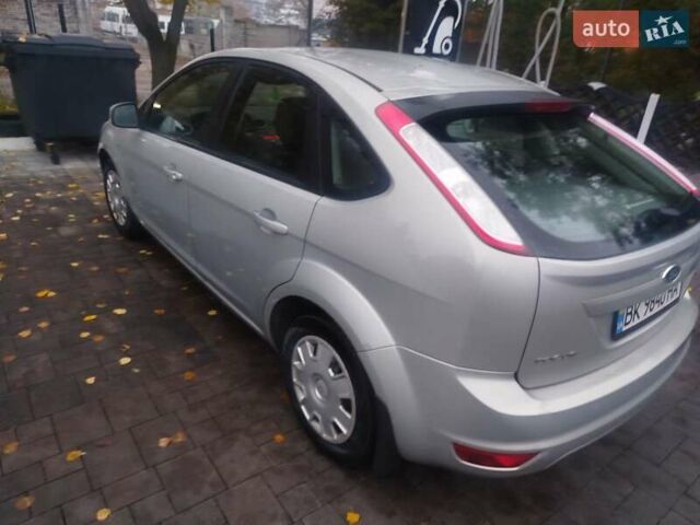 Серый Форд Фокус, объемом двигателя 1.39 л и пробегом 235 тыс. км за 4300 $, фото 6 на Automoto.ua