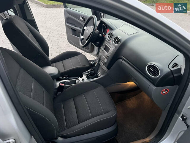 Форд Фокус 2009 у Стрые на Automoto.ua Сірий Форд Фокус, об'ємом двигуна 1.6 л та пробігом 221 тис. км за 5750 $, фото 26 на Automoto.ua