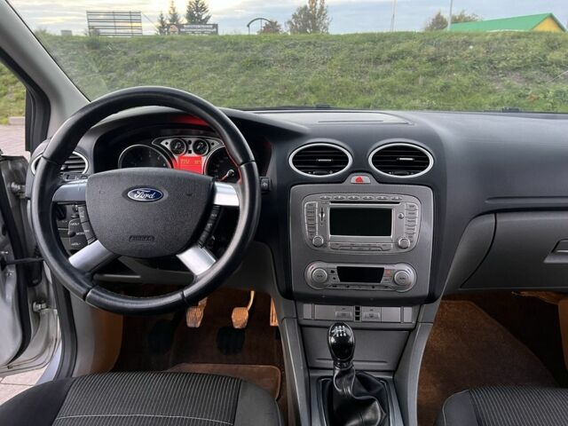 Сірий Форд Фокус, об'ємом двигуна 1.6 л та пробігом 221 тис. км за 5750 $, фото 6 на Automoto.ua