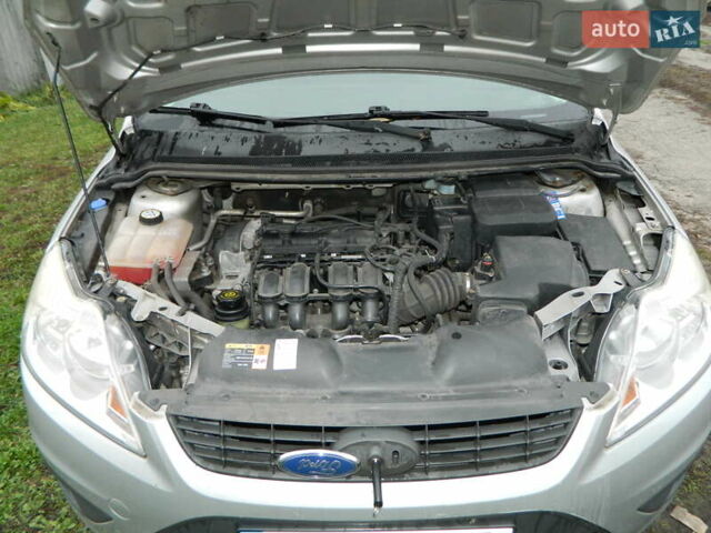 Серый Форд Фокус, объемом двигателя 1.6 л и пробегом 197 тыс. км за 6500 $, фото 15 на Automoto.ua