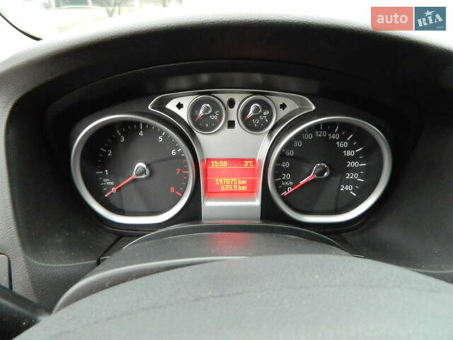 Серый Форд Фокус, объемом двигателя 1.6 л и пробегом 197 тыс. км за 6500 $, фото 12 на Automoto.ua