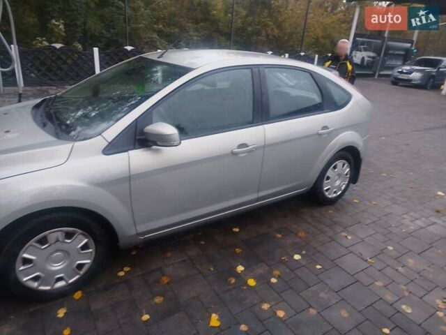 Серый Форд Фокус, объемом двигателя 1.39 л и пробегом 235 тыс. км за 4300 $, фото 7 на Automoto.ua