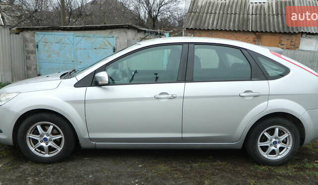 Серый Форд Фокус, объемом двигателя 1.6 л и пробегом 197 тыс. км за 6500 $, фото 3 на Automoto.ua