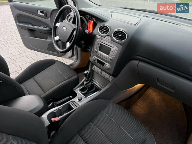 Форд Фокус 2009 у Стрые на Automoto.ua Сірий Форд Фокус, об'ємом двигуна 1.6 л та пробігом 221 тис. км за 5750 $, фото 27 на Automoto.ua
