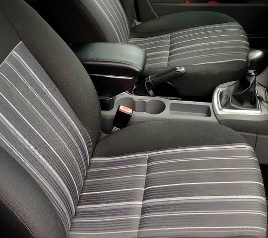 Форд Фокус 2009 в Харькове на Automoto.ua Серый Форд Фокус, объемом двигателя 1.6 л и пробегом 197 тыс. км за 6700 $, фото 8 на Automoto.ua