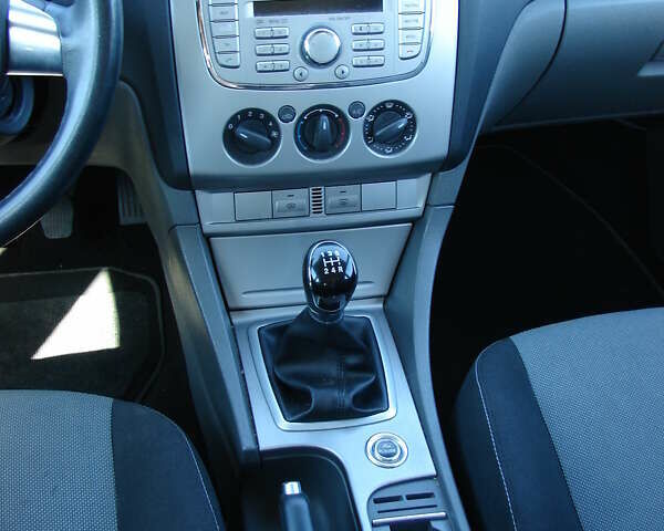 Серый Форд Фокус, объемом двигателя 1.6 л и пробегом 177 тыс. км за 5750 $, фото 14 на Automoto.ua