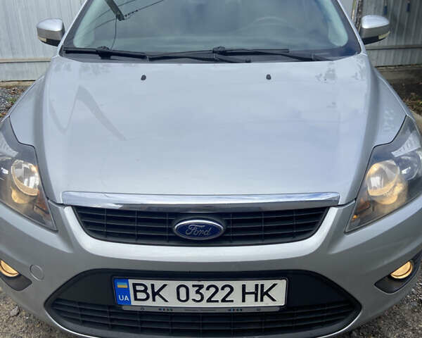 Серый Форд Фокус, объемом двигателя 1.6 л и пробегом 260 тыс. км за 5400 $, фото 7 на Automoto.ua