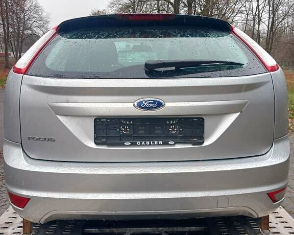 Сірий Форд Фокус, об'ємом двигуна 1.6 л та пробігом 236 тис. км за 4900 $, фото 2 на Automoto.ua