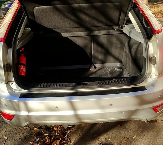 Форд Фокус 2009 в Харькове на Automoto.ua Серый Форд Фокус, объемом двигателя 1.6 л и пробегом 197 тыс. км за 6700 $, фото 4 на Automoto.ua