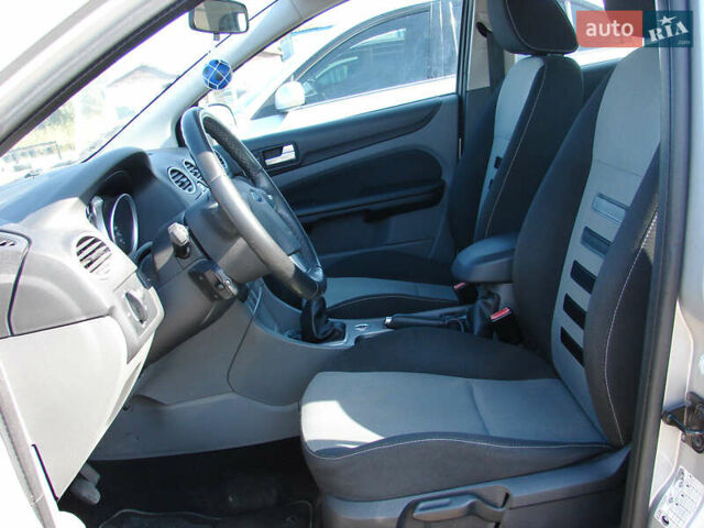 Сірий Форд Фокус, об'ємом двигуна 1.6 л та пробігом 177 тис. км за 5650 $, фото 9 на Automoto.ua