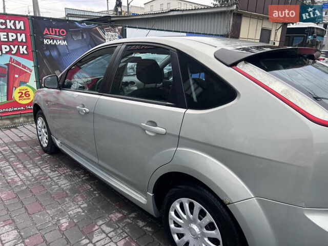 Форд Фокус 2009 у Хмельницькому на Automoto.ua Сірий Форд Фокус, об'ємом двигуна 1.6 л та пробігом 316 тис. км за 4600 $, фото 3 на Automoto.ua