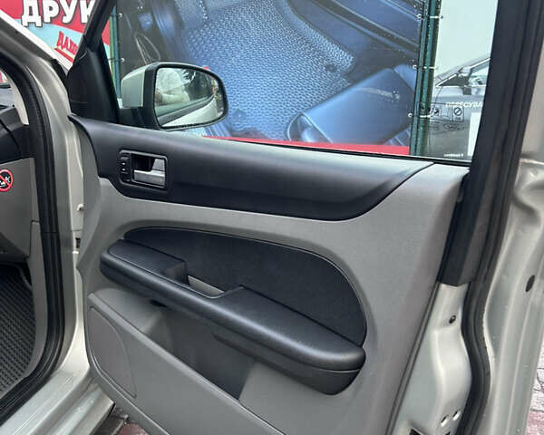 Форд Фокус 2009 у Хмельницькому на Automoto.ua Сірий Форд Фокус, об'ємом двигуна 1.6 л та пробігом 316 тис. км за 4600 $, фото 31 на Automoto.ua