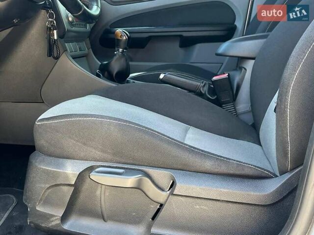 Серый Форд Фокус, объемом двигателя 1.6 л и пробегом 331 тыс. км за 5790 $, фото 39 на Automoto.ua
