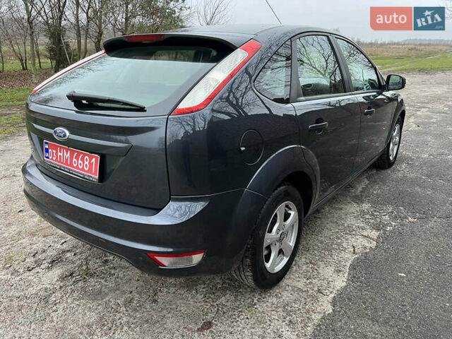Сірий Форд Фокус, об'ємом двигуна 1.6 л та пробігом 150 тис. км за 5800 $, фото 5 на Automoto.ua