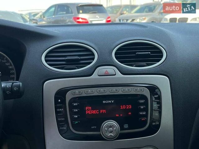 Серый Форд Фокус, объемом двигателя 1.6 л и пробегом 331 тыс. км за 5790 $, фото 32 на Automoto.ua