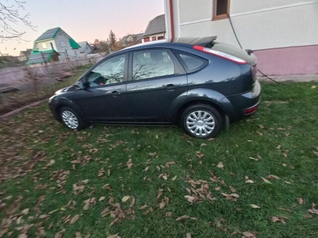 Серый Форд Фокус, объемом двигателя 1.4 л и пробегом 120 тыс. км за 5300 $, фото 2 на Automoto.ua