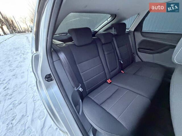 Сірий Форд Фокус, об'ємом двигуна 1.8 л та пробігом 150 тис. км за 6300 $, фото 32 на Automoto.ua