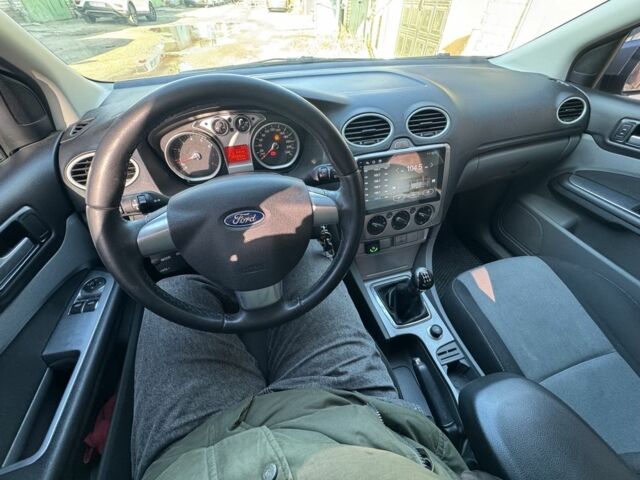 Форд Фокус 2010 в Запорожье на Automoto.ua Серый Форд Фокус, объемом двигателя 1.6 л и пробегом 189 тыс. км за 6499 $, фото 9 на Automoto.ua