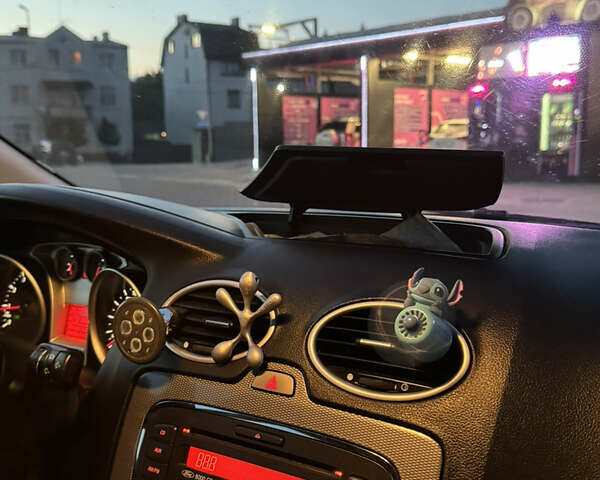 Серый Форд Фокус, объемом двигателя 1.8 л и пробегом 220 тыс. км за 4800 $, фото 24 на Automoto.ua