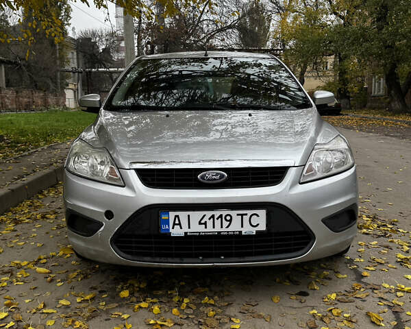Серый Форд Фокус, объемом двигателя 1.39 л и пробегом 228 тыс. км за 3999 $, фото 3 на Automoto.ua