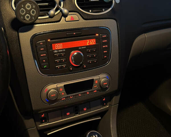 Серый Форд Фокус, объемом двигателя 1.8 л и пробегом 220 тыс. км за 4800 $, фото 20 на Automoto.ua