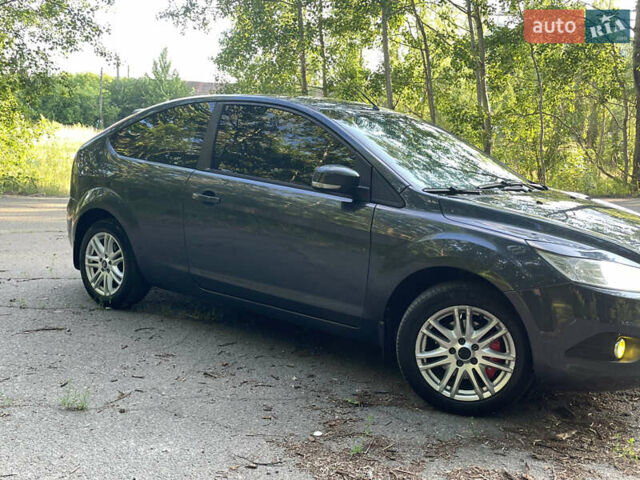 Серый Форд Фокус, объемом двигателя 1.56 л и пробегом 253 тыс. км за 5700 $, фото 6 на Automoto.ua