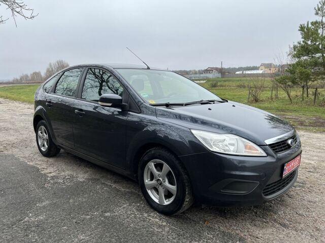 Серый Форд Фокус, объемом двигателя 1.6 л и пробегом 150 тыс. км за 5800 $, фото 8 на Automoto.ua