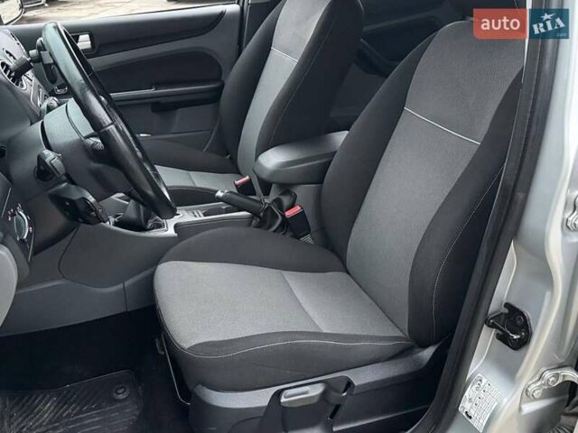 Сірий Форд Фокус, об'ємом двигуна 2 л та пробігом 193 тис. км за 5890 $, фото 20 на Automoto.ua