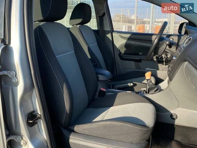 Серый Форд Фокус, объемом двигателя 1.6 л и пробегом 218 тыс. км за 4990 $, фото 13 на Automoto.ua