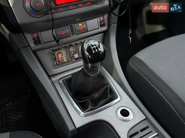 Сірий Форд Фокус, об'ємом двигуна 2 л та пробігом 193 тис. км за 5890 $, фото 17 на Automoto.ua