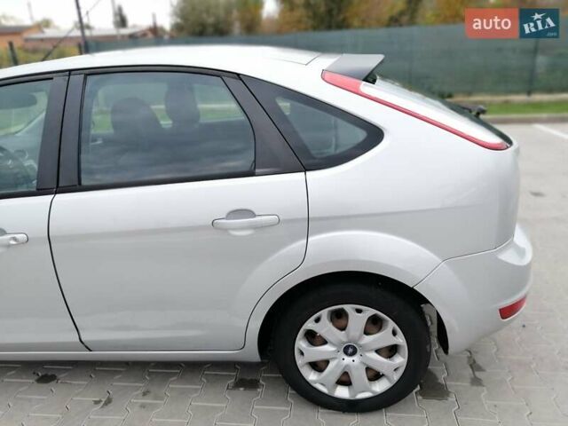 Сірий Форд Фокус, об'ємом двигуна 1.6 л та пробігом 161 тис. км за 5000 $, фото 9 на Automoto.ua