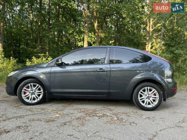 Серый Форд Фокус, объемом двигателя 1.56 л и пробегом 253 тыс. км за 5700 $, фото 4 на Automoto.ua