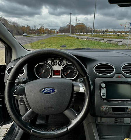 Серый Форд Фокус, объемом двигателя 1.8 л и пробегом 336 тыс. км за 5000 $, фото 8 на Automoto.ua