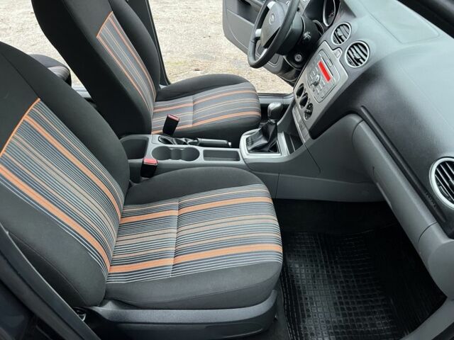 Серый Форд Фокус, объемом двигателя 1.6 л и пробегом 150 тыс. км за 5800 $, фото 14 на Automoto.ua