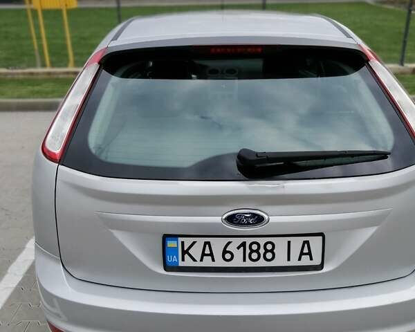 Сірий Форд Фокус, об'ємом двигуна 1.6 л та пробігом 161 тис. км за 5000 $, фото 10 на Automoto.ua