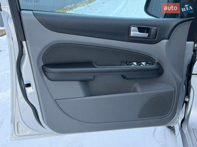 Сірий Форд Фокус, об'ємом двигуна 1.8 л та пробігом 150 тис. км за 6300 $, фото 11 на Automoto.ua