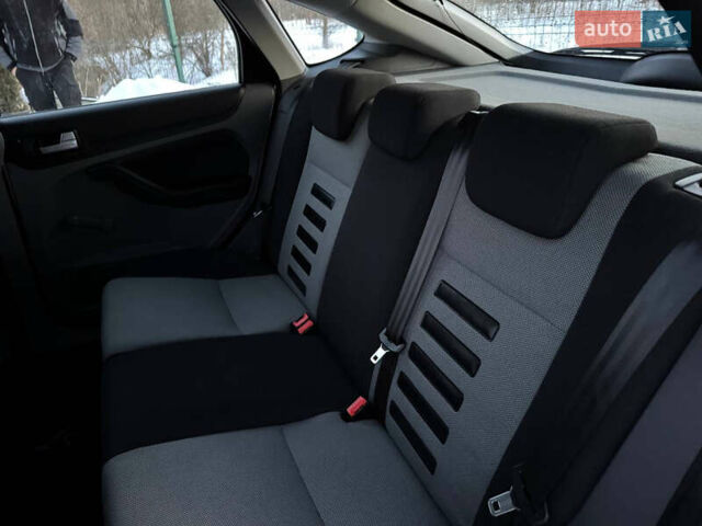 Сірий Форд Фокус, об'ємом двигуна 1.6 л та пробігом 188 тис. км за 5690 $, фото 54 на Automoto.ua