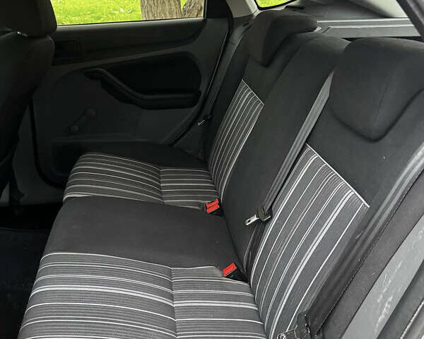 Сірий Форд Фокус, об'ємом двигуна 1.39 л та пробігом 230 тис. км за 5000 $, фото 8 на Automoto.ua