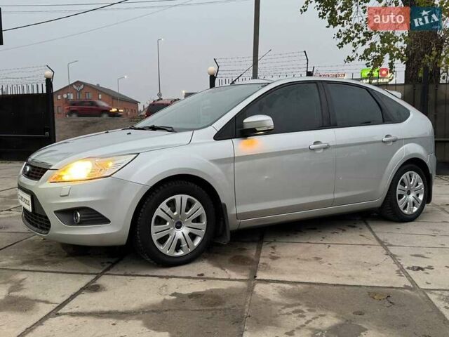 Сірий Форд Фокус, об'ємом двигуна 2 л та пробігом 193 тис. км за 5890 $, фото 2 на Automoto.ua
