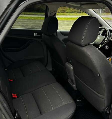 Серый Форд Фокус, объемом двигателя 1.8 л и пробегом 336 тыс. км за 5000 $, фото 15 на Automoto.ua