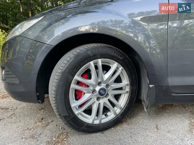 Серый Форд Фокус, объемом двигателя 1.56 л и пробегом 253 тыс. км за 5700 $, фото 9 на Automoto.ua