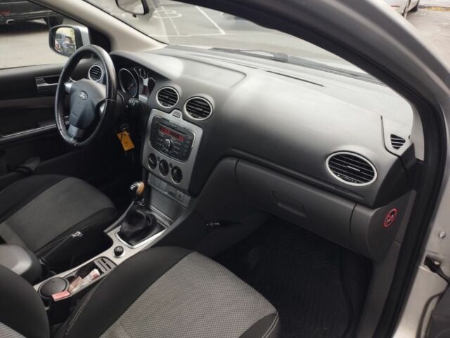 Серый Форд Фокус, объемом двигателя 1.6 л и пробегом 218 тыс. км за 5199 $, фото 5 на Automoto.ua