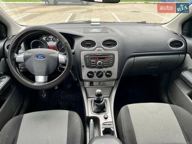 Сірий Форд Фокус, об'ємом двигуна 1.6 л та пробігом 138 тис. км за 5150 $, фото 25 на Automoto.ua