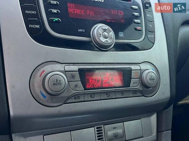 Серый Форд Фокус, объемом двигателя 1.6 л и пробегом 331 тыс. км за 5790 $, фото 31 на Automoto.ua