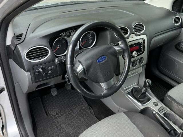 Сірий Форд Фокус, об'ємом двигуна 1.6 л та пробігом 138 тис. км за 6999 $, фото 14 на Automoto.ua