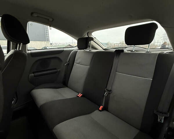 Сірий Форд Фокус, об'ємом двигуна 1.56 л та пробігом 359 тис. км за 4500 $, фото 21 на Automoto.ua