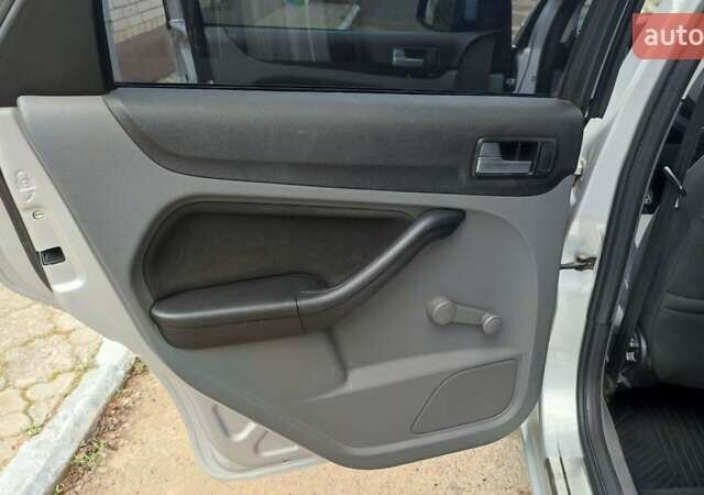 Сірий Форд Фокус, об'ємом двигуна 1.6 л та пробігом 163 тис. км за 5400 $, фото 36 на Automoto.ua