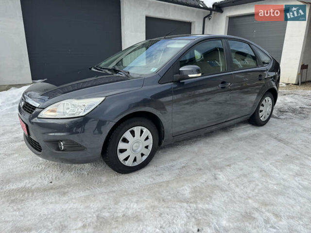 Серый Форд Фокус, объемом двигателя 1.6 л и пробегом 97 тыс. км за 5300 $, фото 1 на Automoto.ua