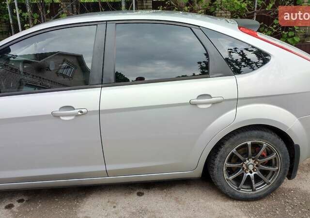 Сірий Форд Фокус, об'ємом двигуна 1.6 л та пробігом 163 тис. км за 5400 $, фото 2 на Automoto.ua