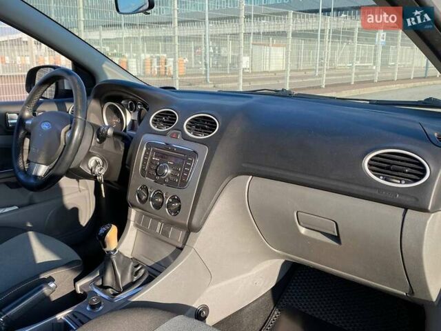 Серый Форд Фокус, объемом двигателя 1.6 л и пробегом 218 тыс. км за 4990 $, фото 12 на Automoto.ua